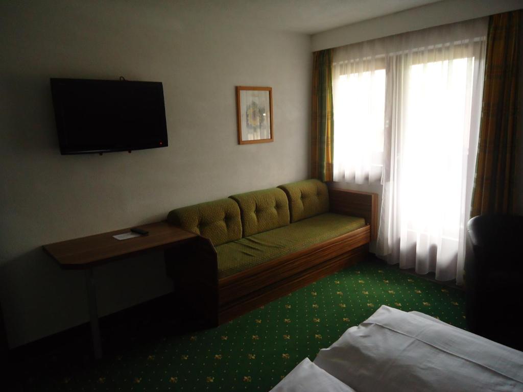 Hotel Dorfgasthof Schloesslstube ستلفلدن الغرفة الصورة