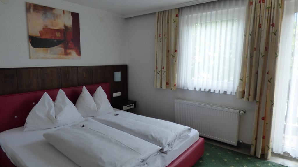 Hotel Dorfgasthof Schloesslstube ستلفلدن المظهر الخارجي الصورة